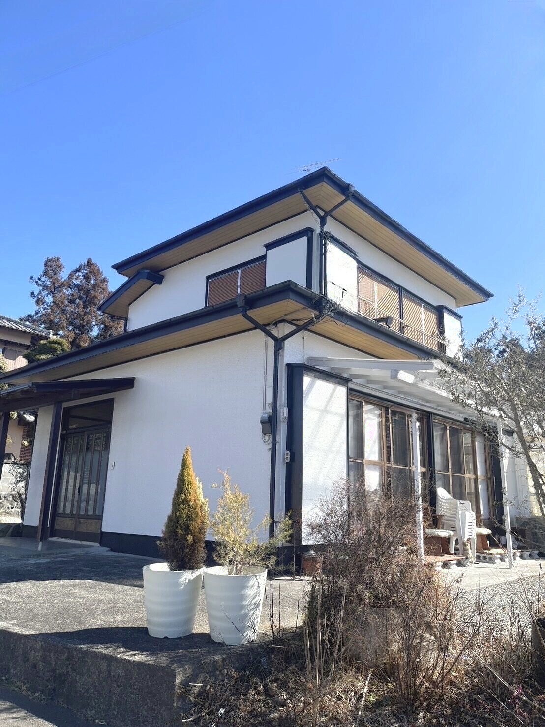 Haku の建物を正面から見たところ